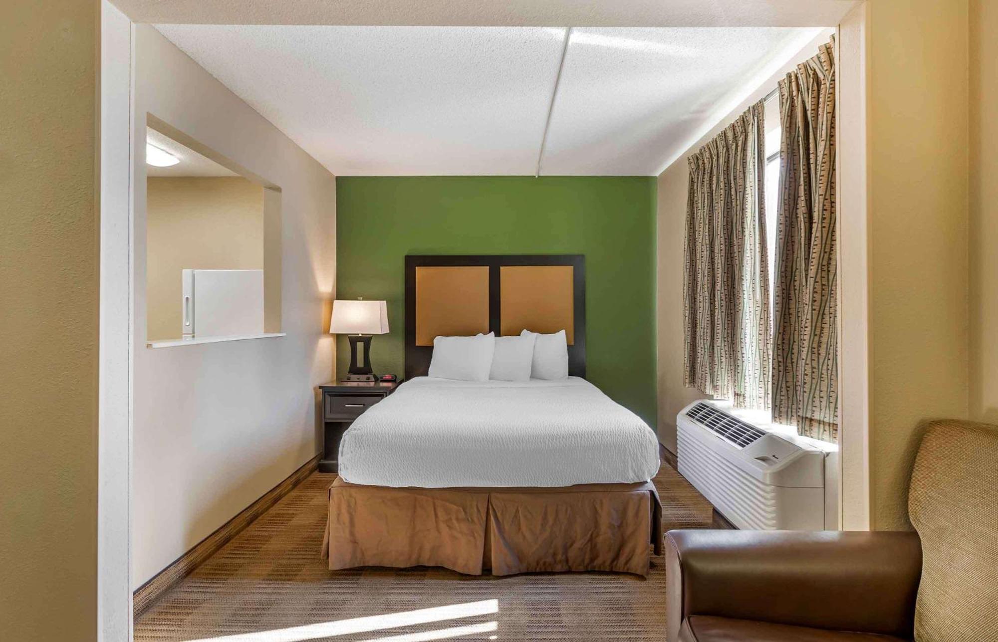 เอ็กซ์เทนด์ สเตย์ อเมริกา - เดอมอยน์ - เวสต์ เดอมอยน์ Hotel Clive ภายนอก รูปภาพ