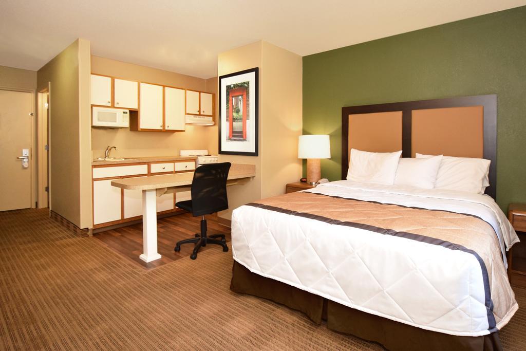 เอ็กซ์เทนด์ สเตย์ อเมริกา - เดอมอยน์ - เวสต์ เดอมอยน์ Hotel Clive ภายนอก รูปภาพ